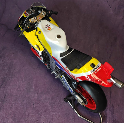 Honda 1/6 GP23 Gloss Finish Resin Motorcycle Model – Pre-order