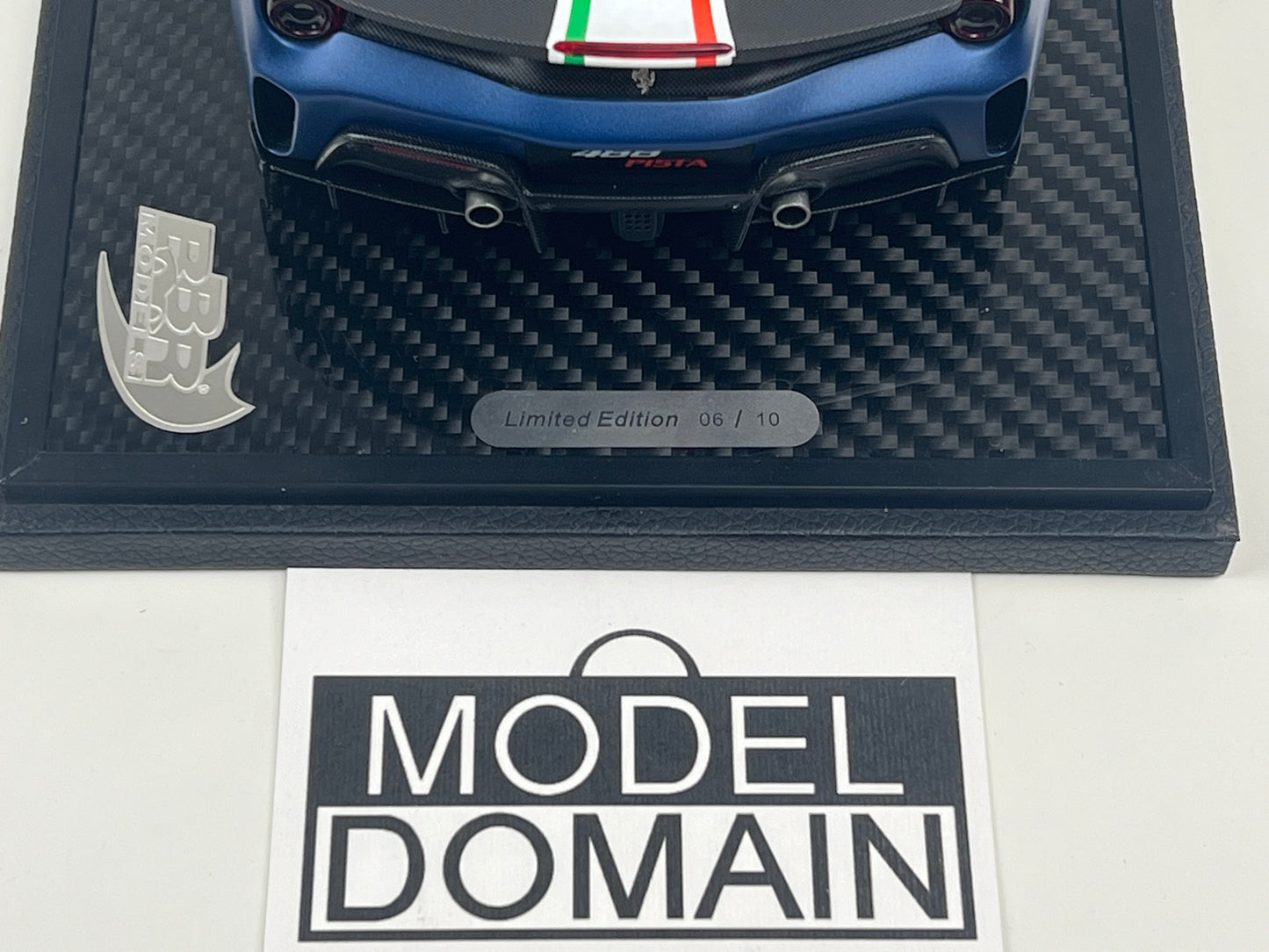BBR 1/18 Ferrari 488 Pista Piloti Abu Dhabi Blue Limited 10pcs carbon base No 6