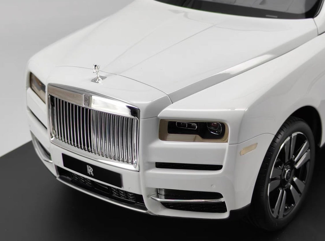 1/8 Rolls-Royce Cullinan Resin Model with Sunroof & Lighting
