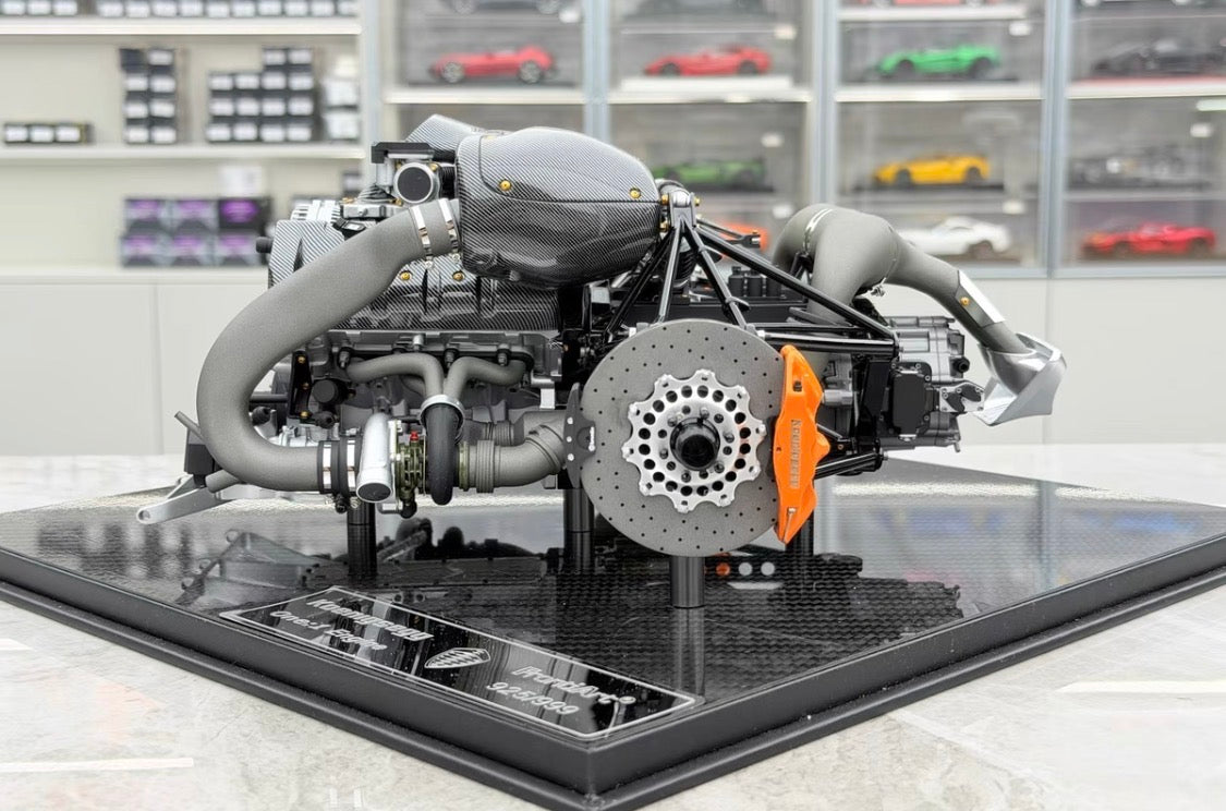 FA 1/6 Koenigsegg One:1 Engine Scale Model