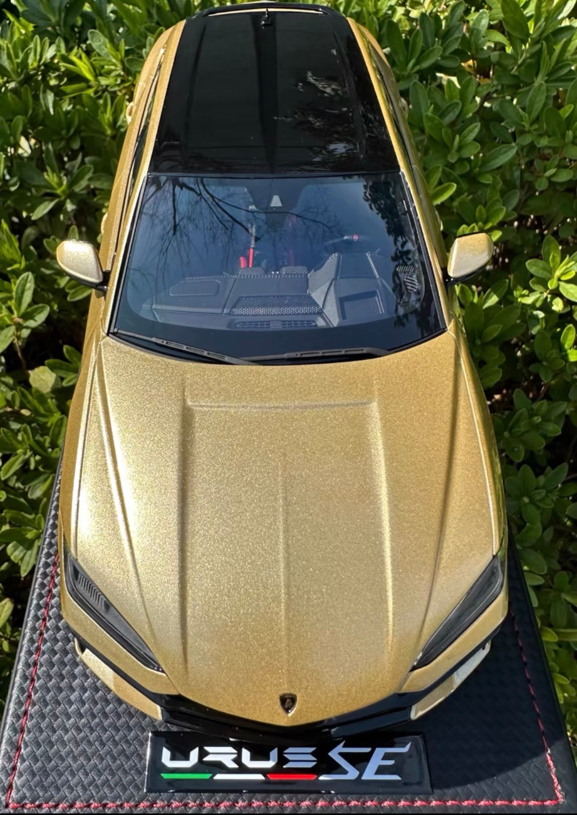 MR Collection Lamborghini Urus SE Gold Metallic 1/18 Resin Model