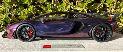 Make Up Lamborghini Aventador SVJ Chameleon Purple 1/18 Resin Model
