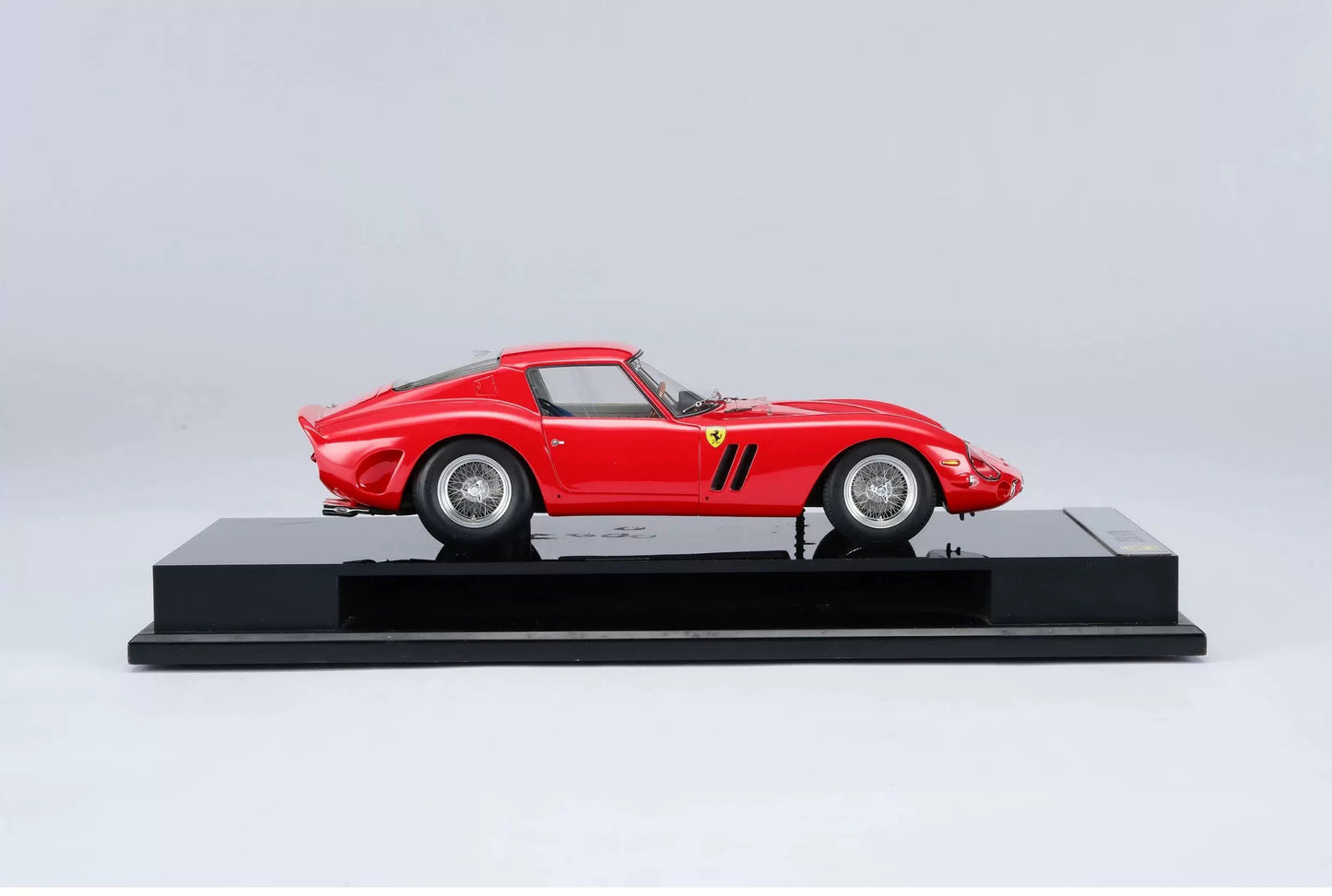 Amalgam 1/18 Ferrari 250 GTO Road Version Resin Model