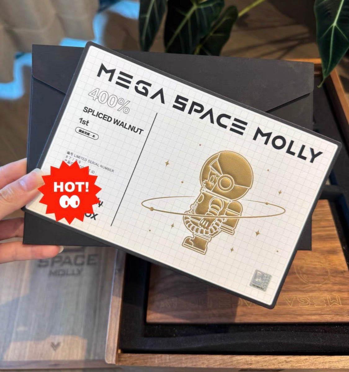 Pop Mart Mega Royal Molly 400% Wooden Edition 87/99