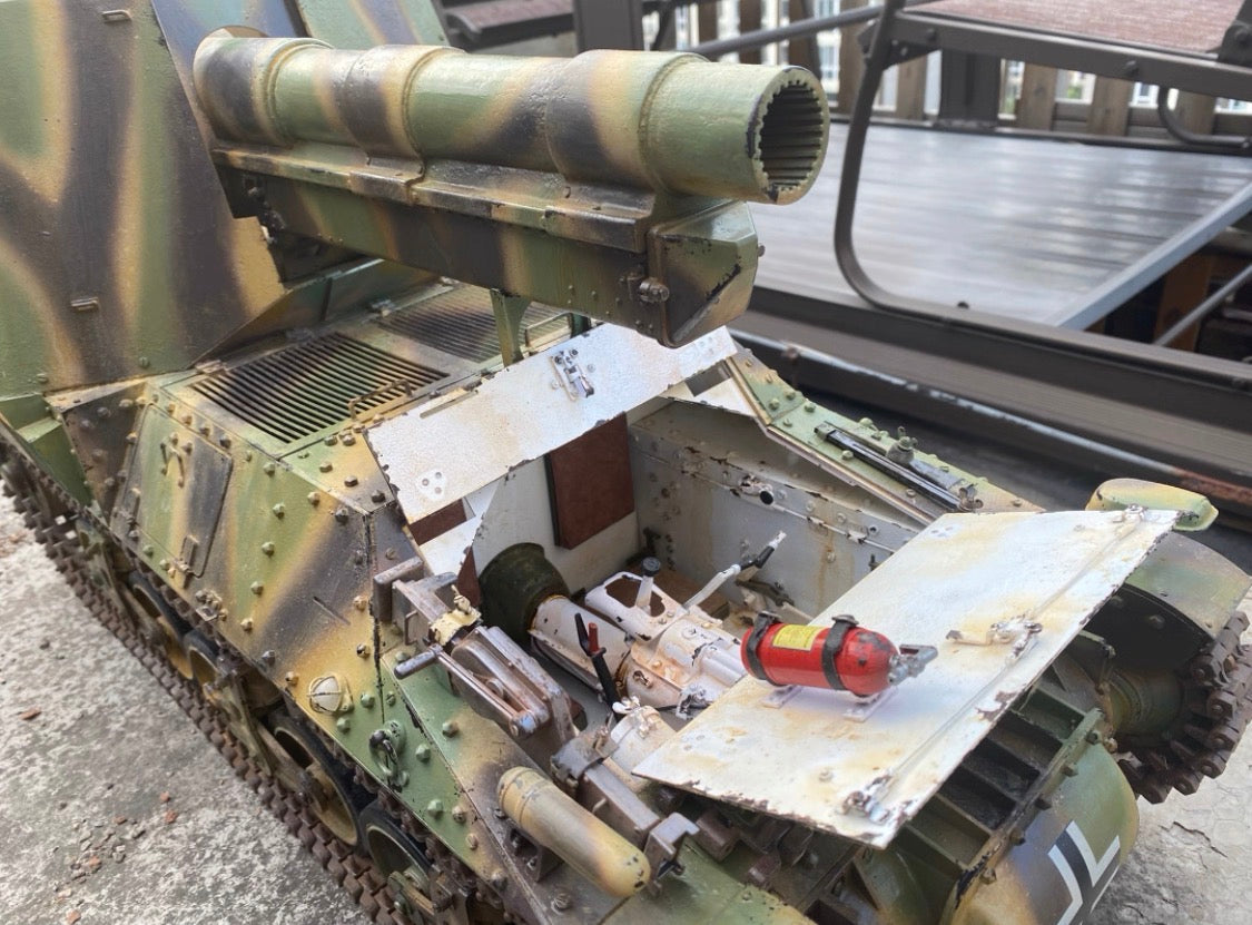 1/6 Sd.Kfz.135 Hummel 15cm Self-Propelled Howitzer Model