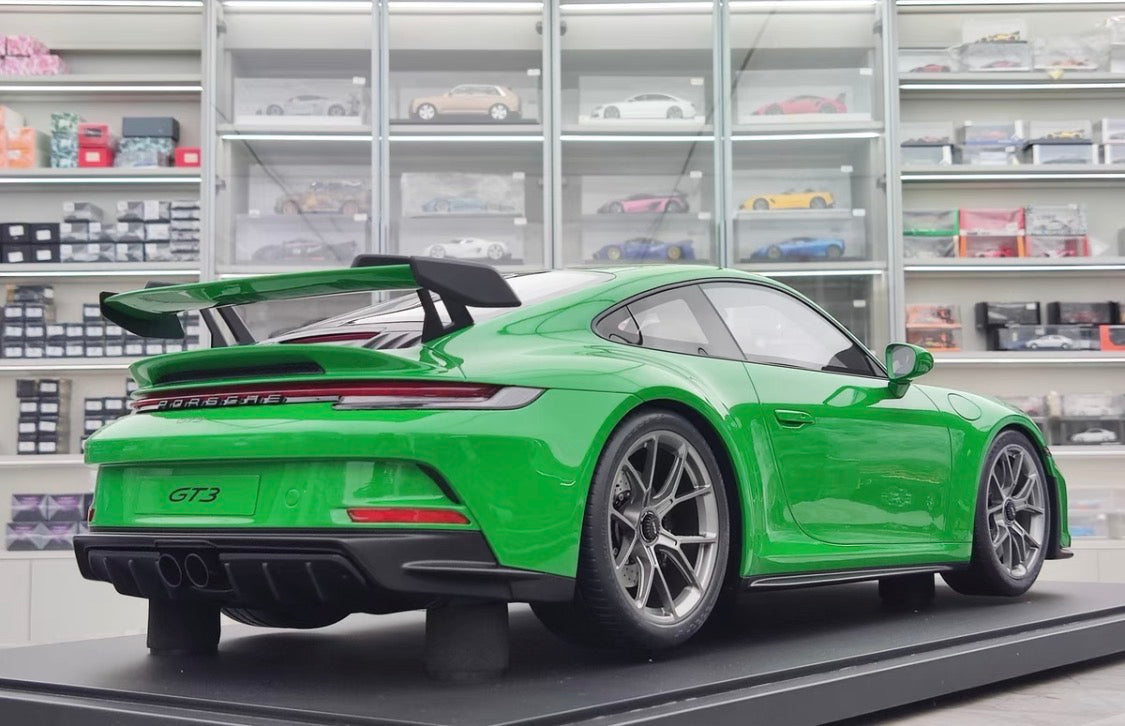 GT Spirit 1/8 Porsche 911 (992) GT3 Green Resin Model