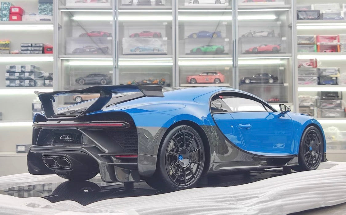 MR 1/8 Bugatti Chiron Pur Sport Dynamic Blue Resin Model