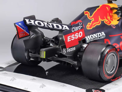 Amalgam 1/8 Red Bull Racing RB16B – 2021 Abu Dhabi Grand Prix F1 Model