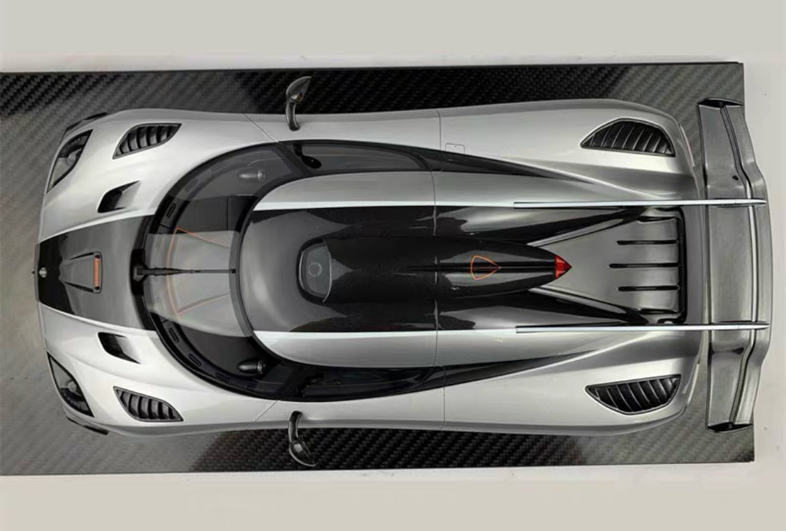 Frontiart 1/8 Koenigsegg Agera One:1 Silver Hypercar Model – Fully Handcrafted