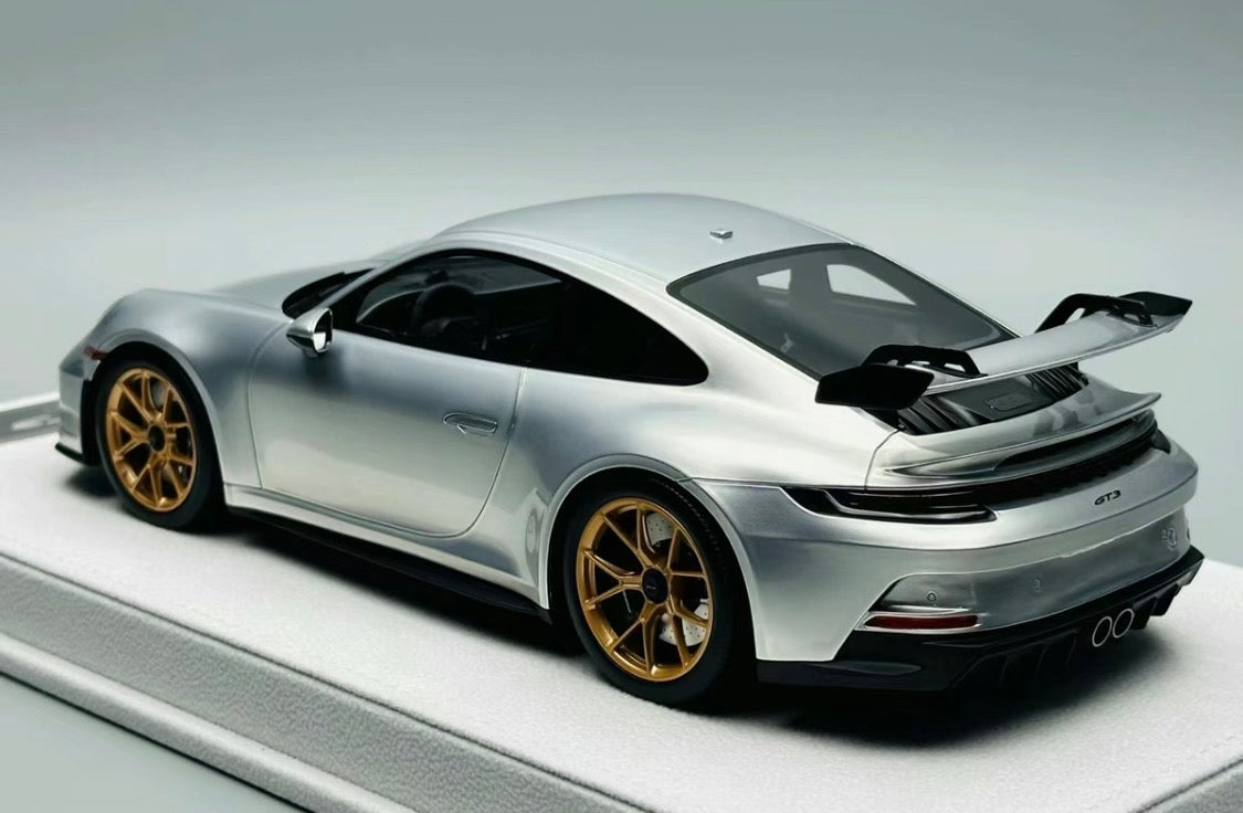FuelMe Porsche 911 GT3 992 Silver Gold Wheels Limited 10 1/18 Resin Model