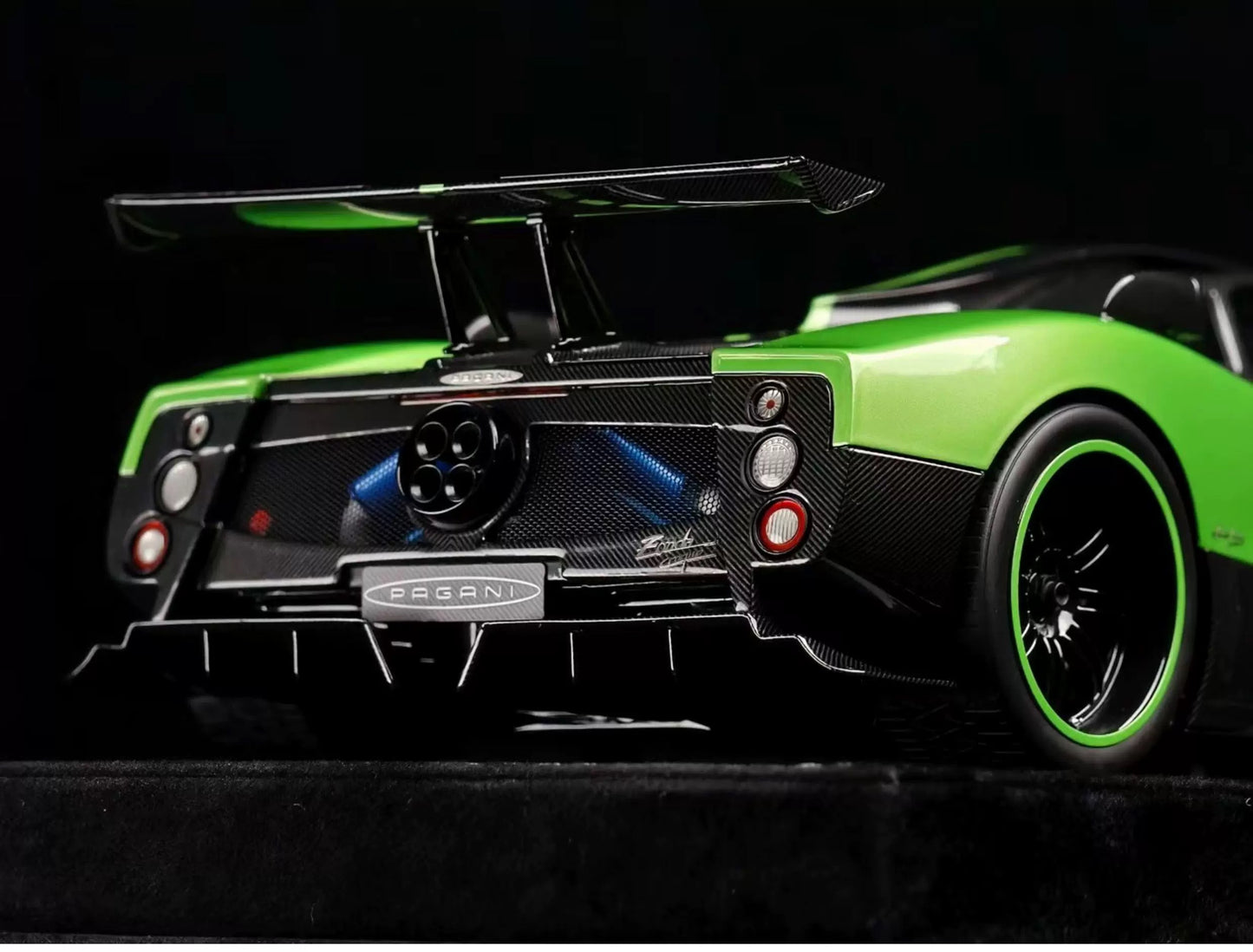 HH Model 1/18 Pagani Zonda Cinque Resin Model Green Carbon