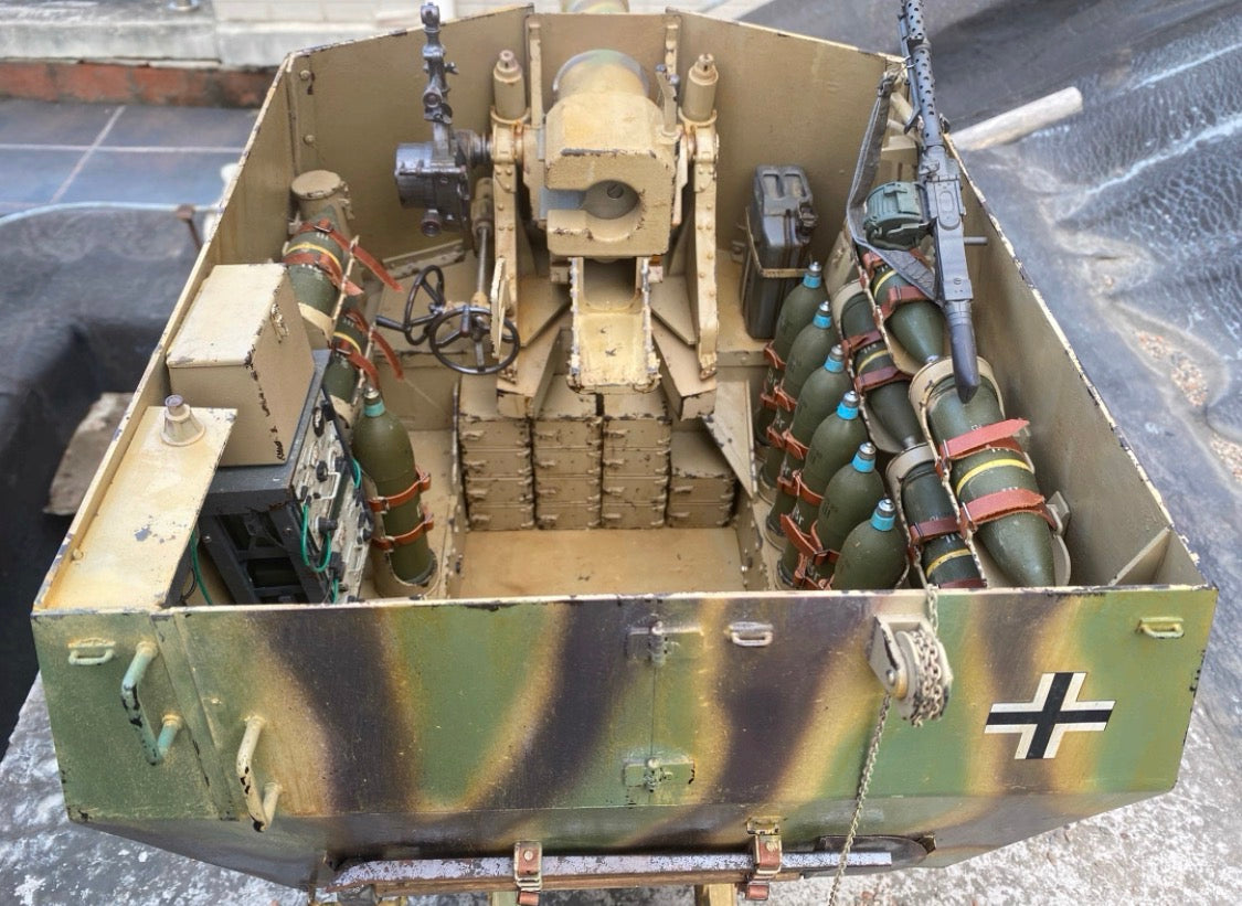 1/6 Sd.Kfz.135 Hummel 15cm Self-Propelled Howitzer Model