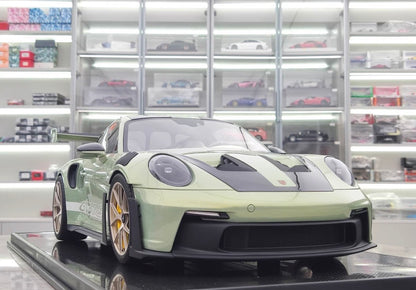 DINOMODEL 1/8 Porsche 992 GT3 RS “Bamboo Green” Resin Model