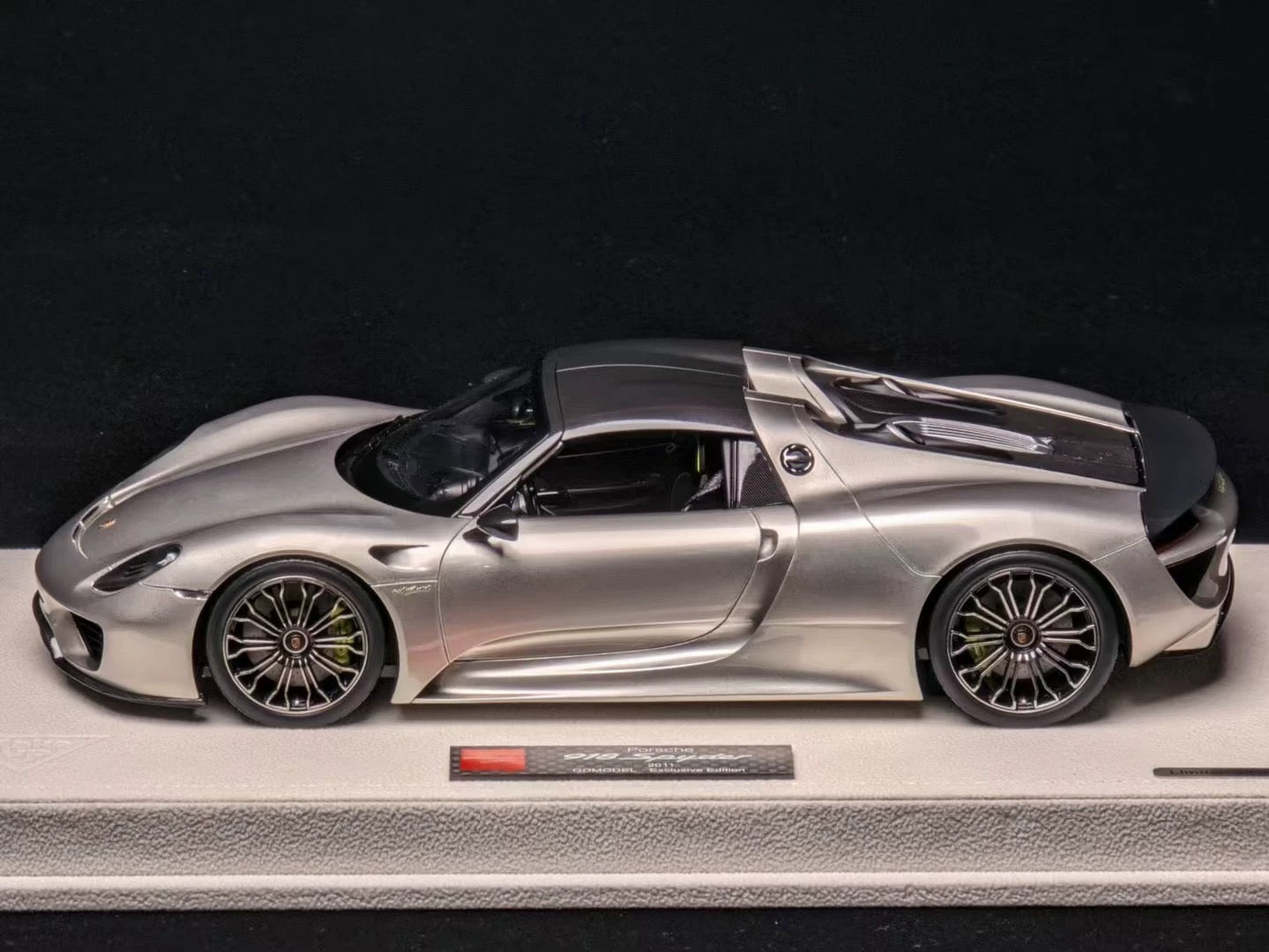 Make Up 1/18 Porsche 918 Spyder Custom Resin Model