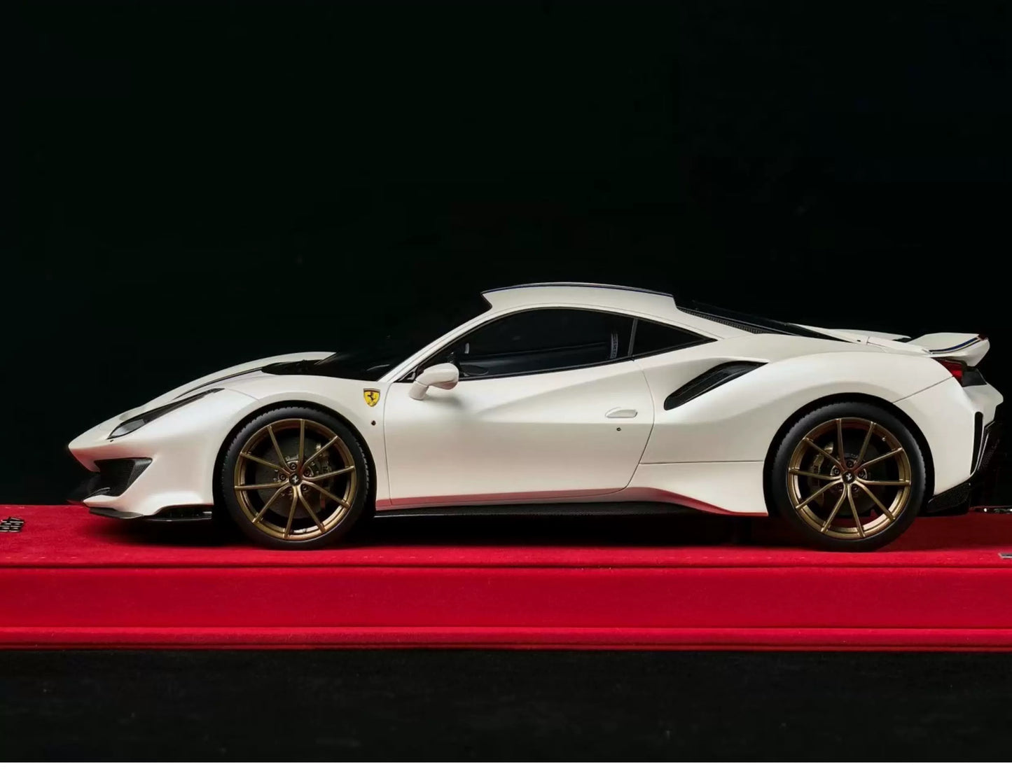 MR 1/18 Ferrari 488 Pista Pearl White Limited Resin Model