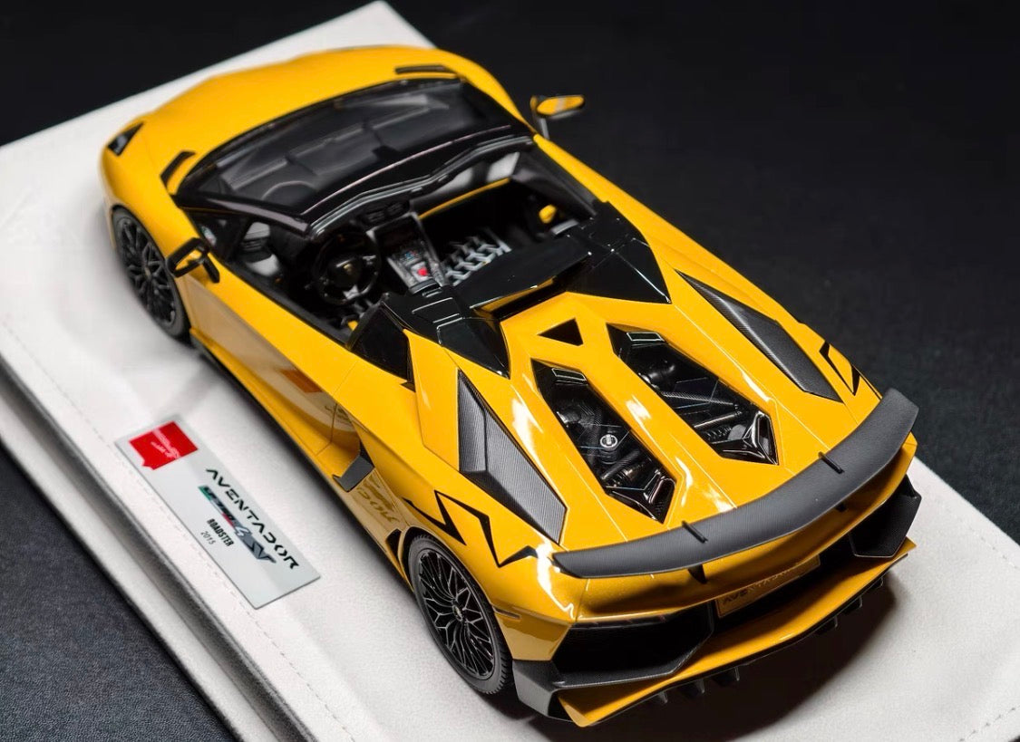 Make Up 1/18 Lamborghini Aventador LP750-4 SV