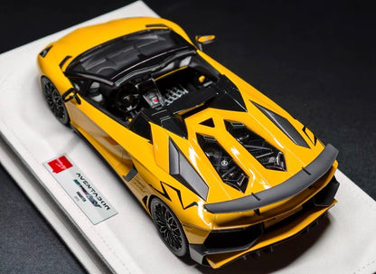 Make Up 1/18 Lamborghini Aventador LP750-4 SV