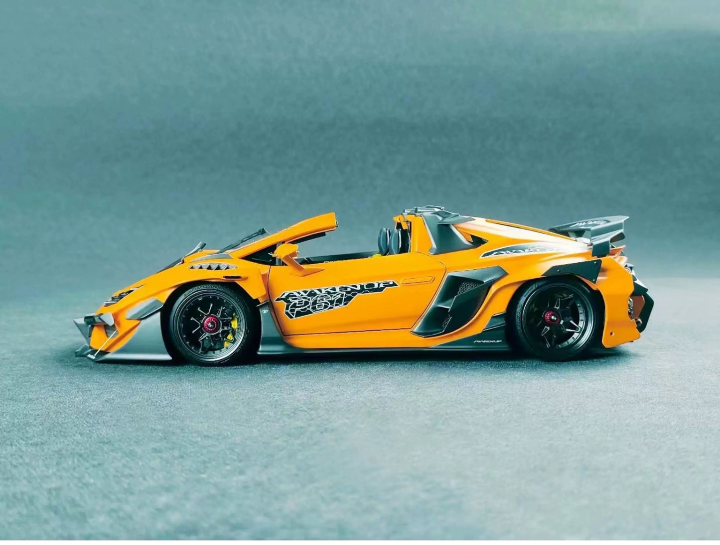 DreamWalkers 1/18 Lamborghini Huracan Resin Model