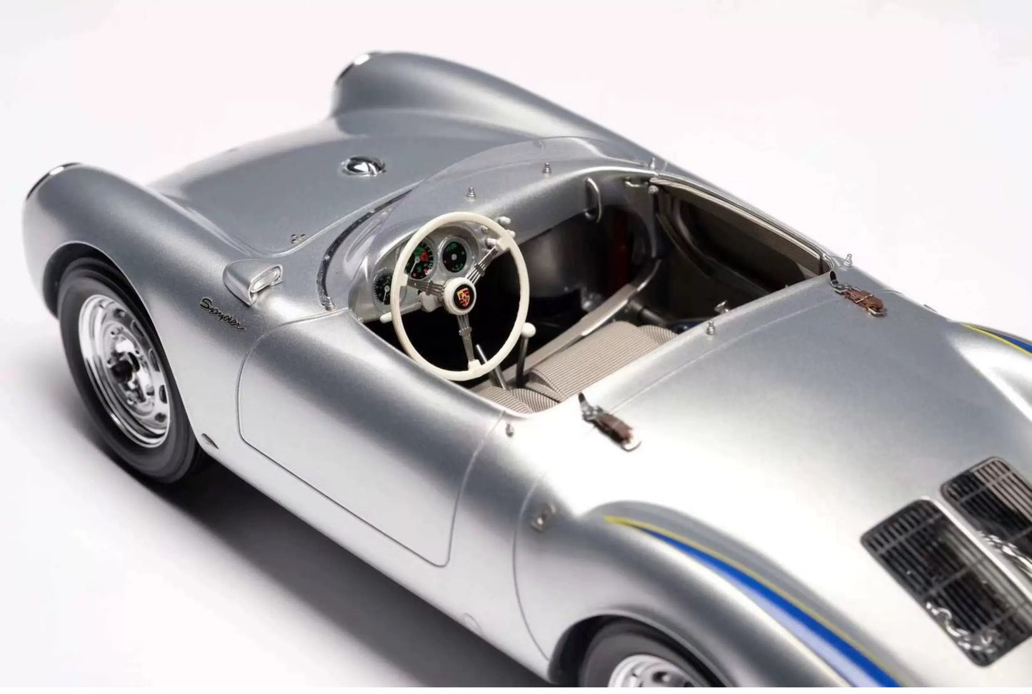 Amalgam 1/18 Porsche 550 Spyder Road & Track Resin Model