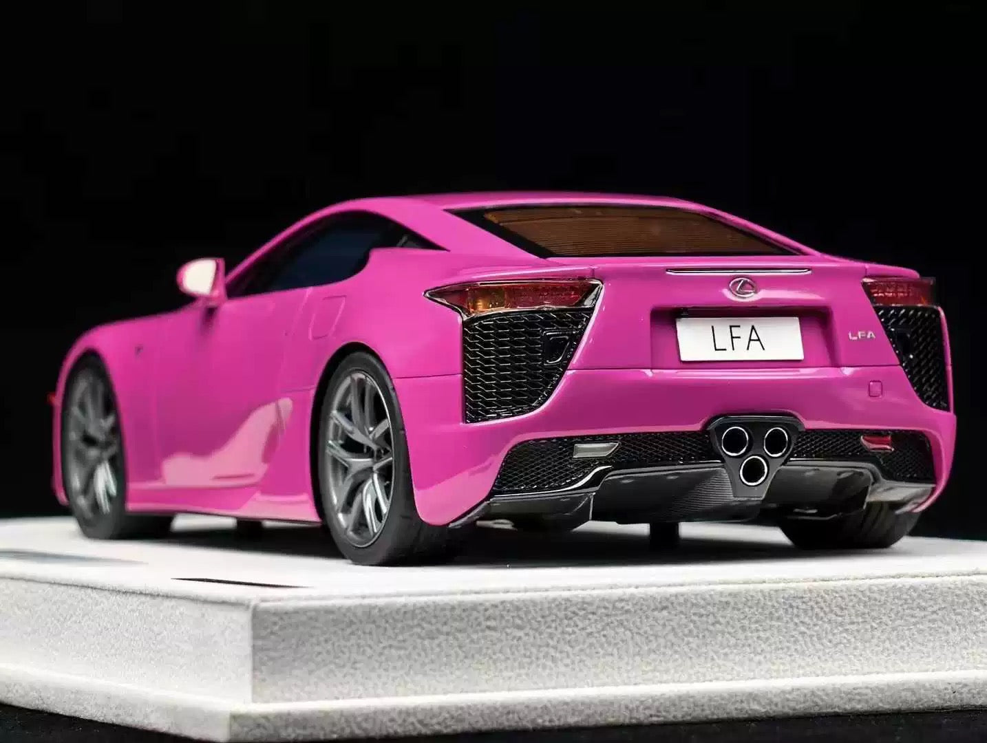 Make Up 1/18 Lexus LFA 2010 Pink Resin Model