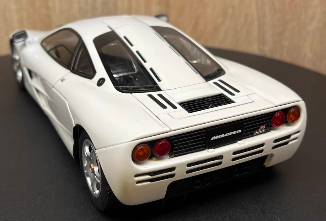 AUTOart 1/18 McLaren F1 White