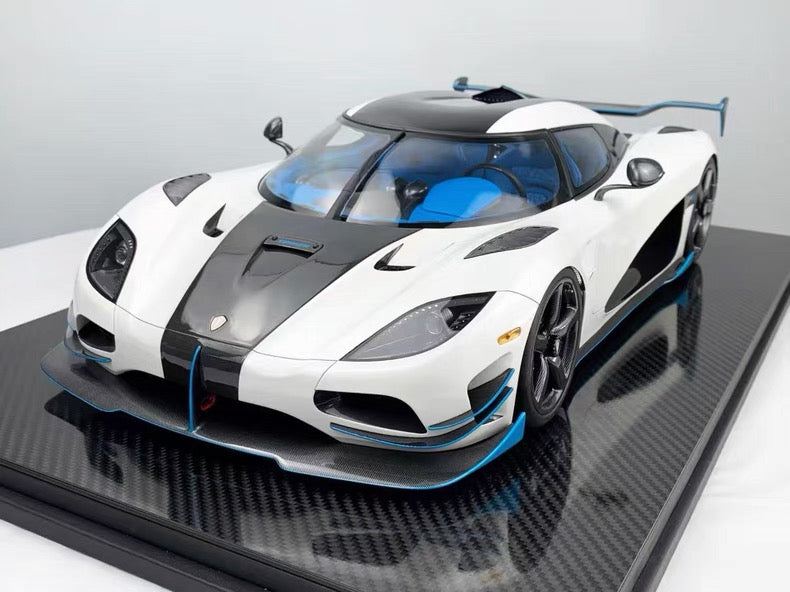 Frontiart 1/8 Koenigsegg Agera RS1 Pearl White Resin Model