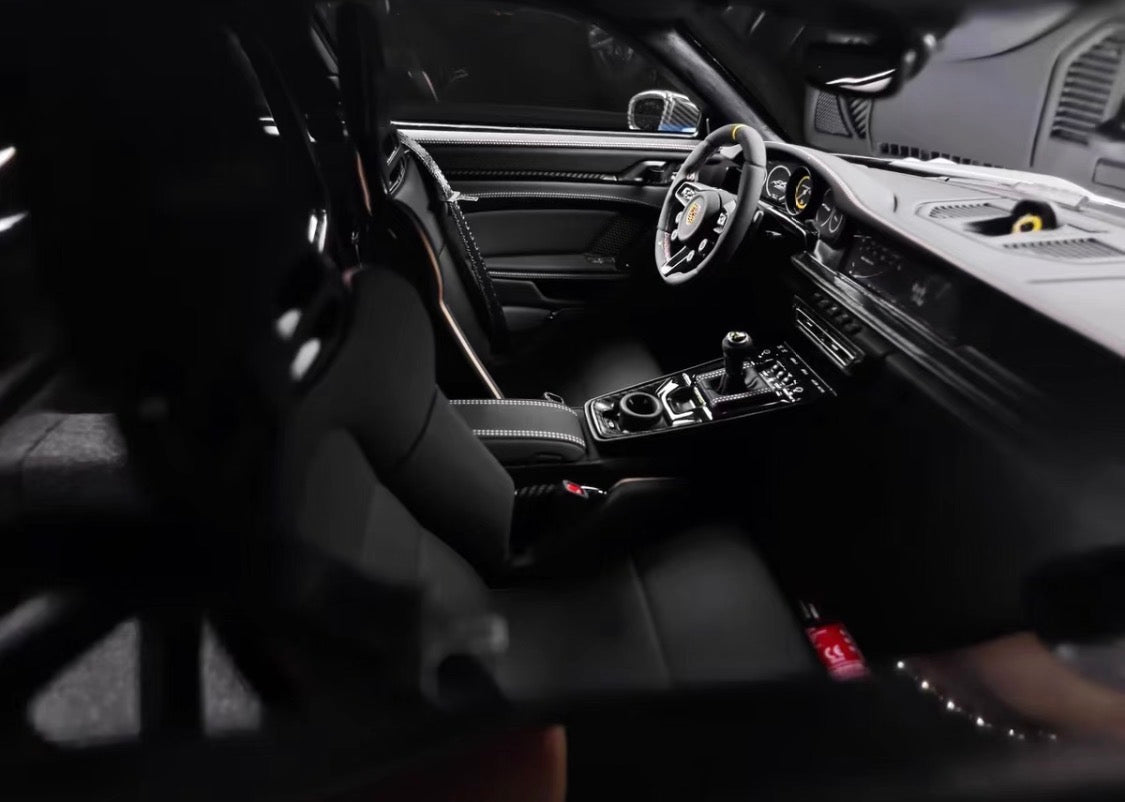 DG Porsche 911 (992) GT3 RS Limited Edition 1/18 Resin Model