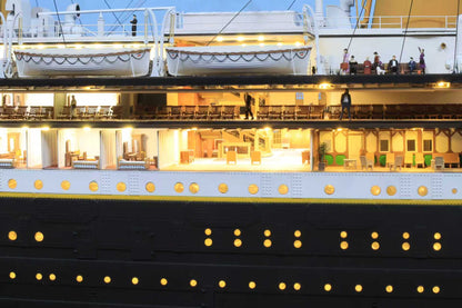 1/200 RMS Titanic Finished Model with Interior Structure – Museum-Grade Edition