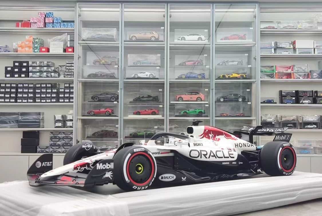 Spark 1/8 Red Bull Racing RB21 No.1 Japanese GP Winner 2025 Max Verstappen 08SP295