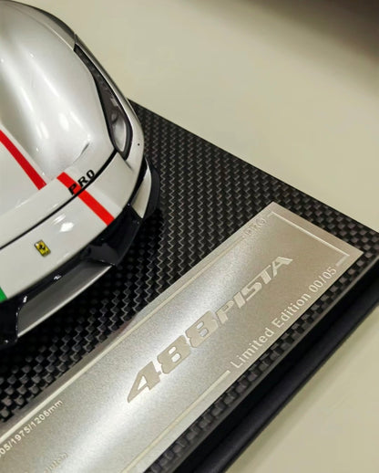 DM PRO 1/18 Ferrari 488 Pista Fully Open Resin Silver Carbon Base 00/05