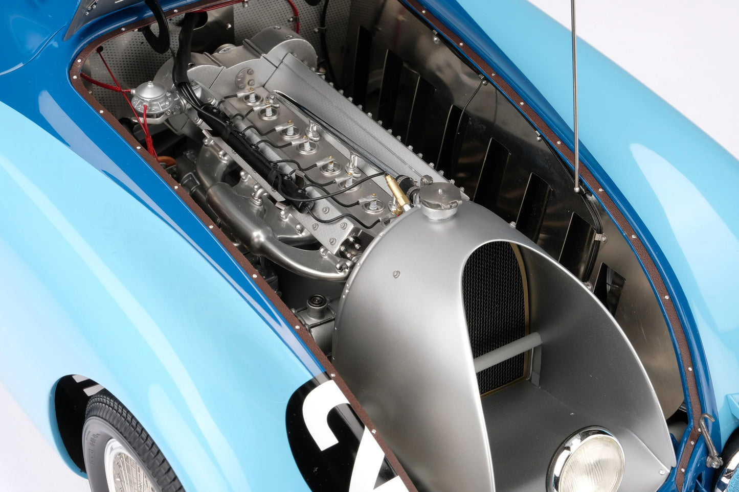 Amalgam 1/8 Bugatti Type 57G “Tank” Le Mans Winner