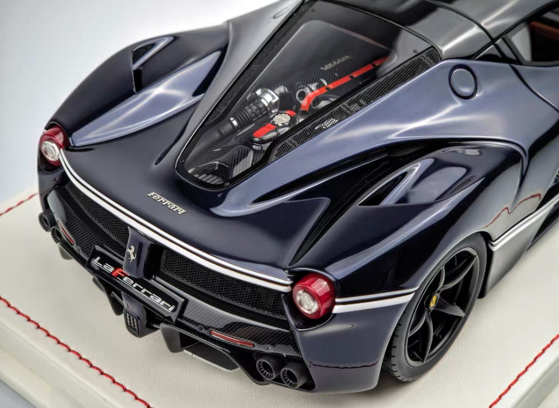 Davis & Giovanni 1/18 Ferrari LaFerrari Blue White Resin Model – Limited Collector’s Edition with Leather Base