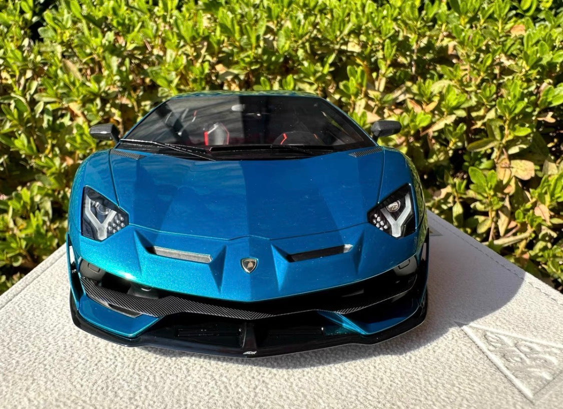 Make Up Lamborghini Aventador SVJ Blue Metallic 1/18 Resin Model