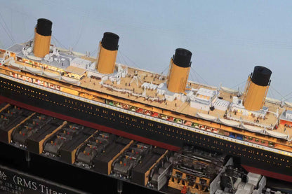1/200 RMS Titanic Finished Model with Interior Structure – Museum-Grade Edition