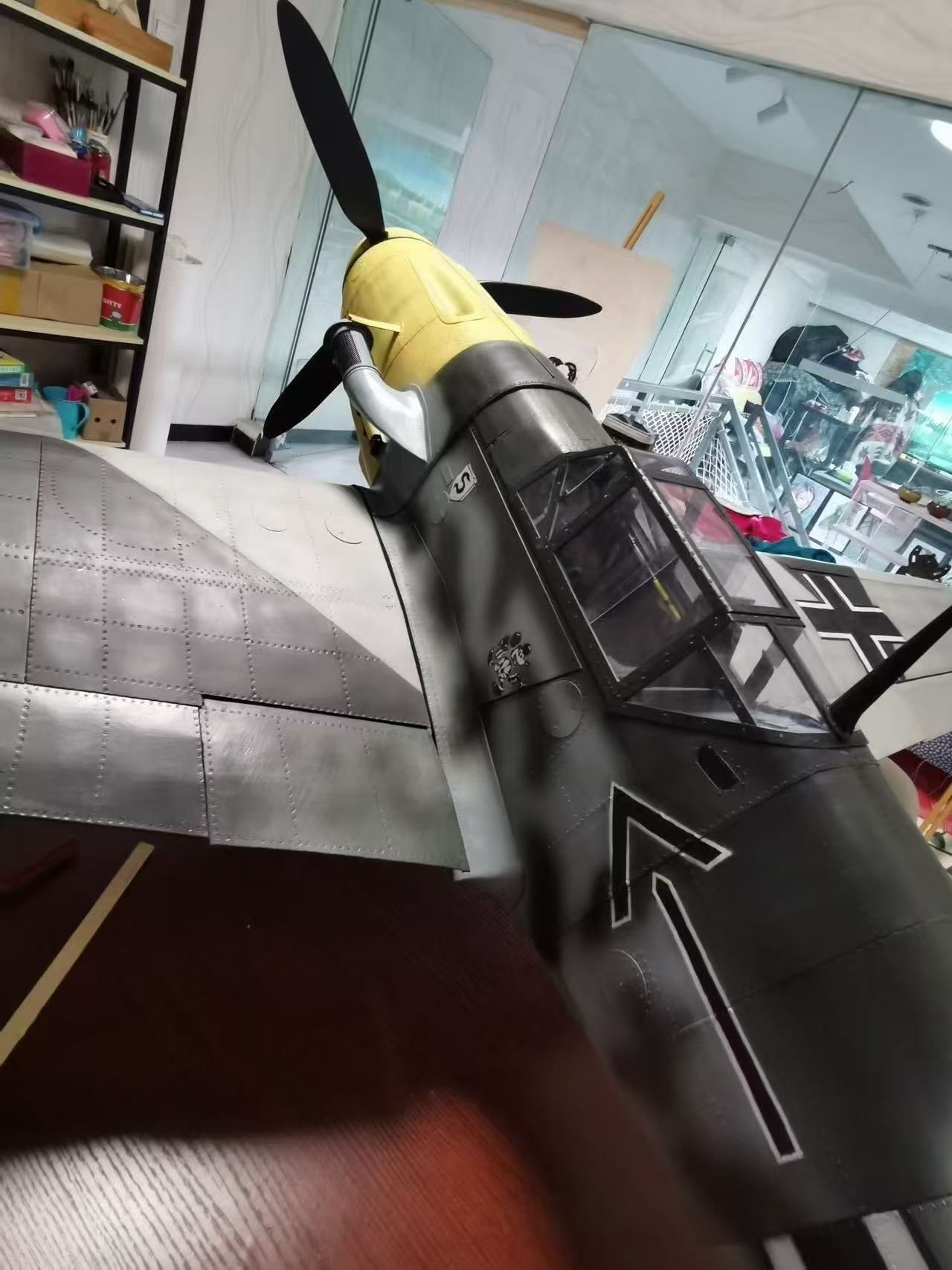 Pre-Order BF-109G-6 1/6 Scale Museum Display Cockpit Scene Hartmann / Galland Tribute Edition