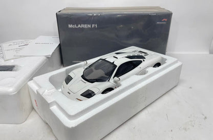 AUTOart 1/18 McLaren F1 White