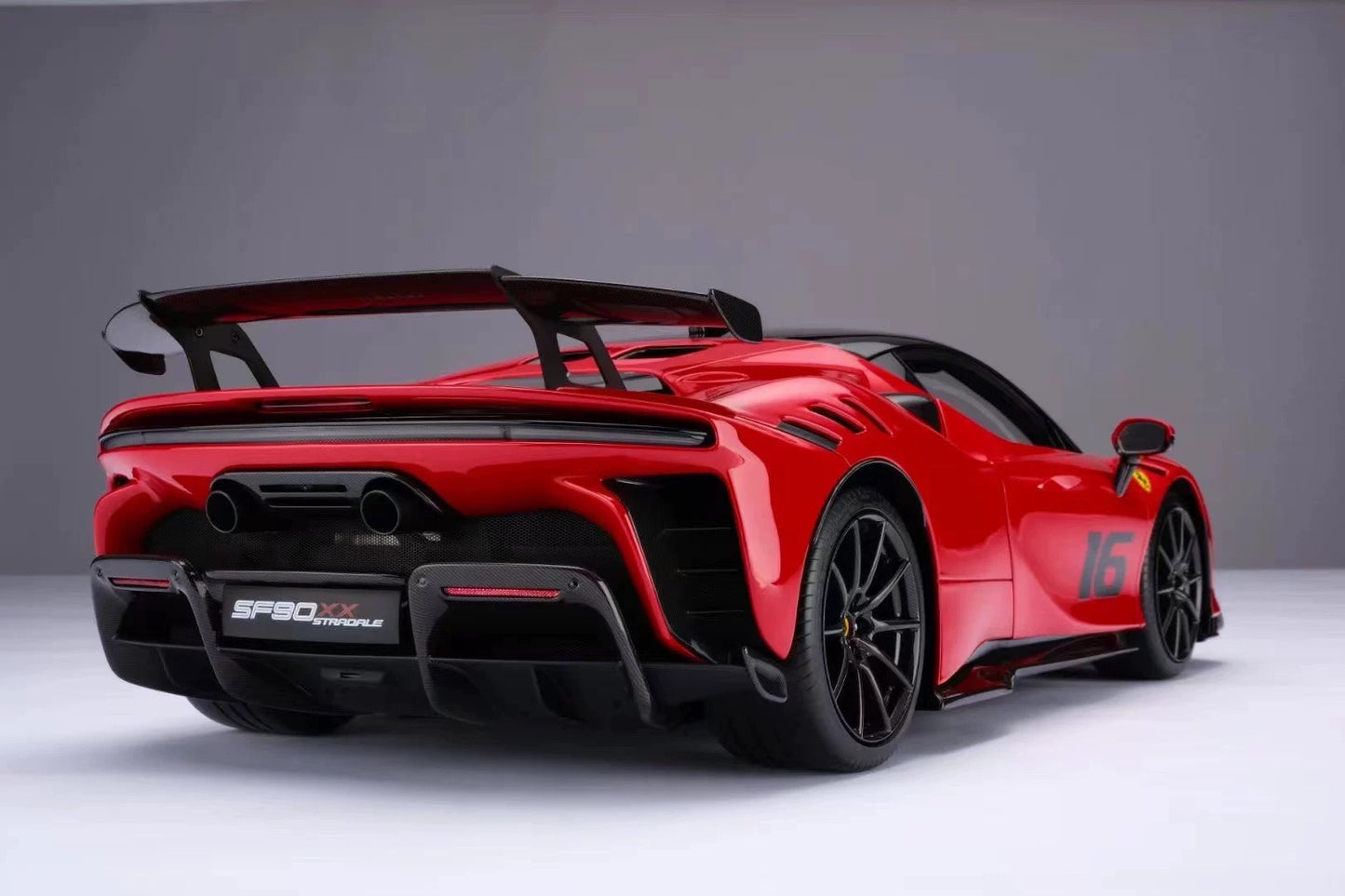 Amalgam 1/8 Ferrari SF90 XX Stradale Resin Model