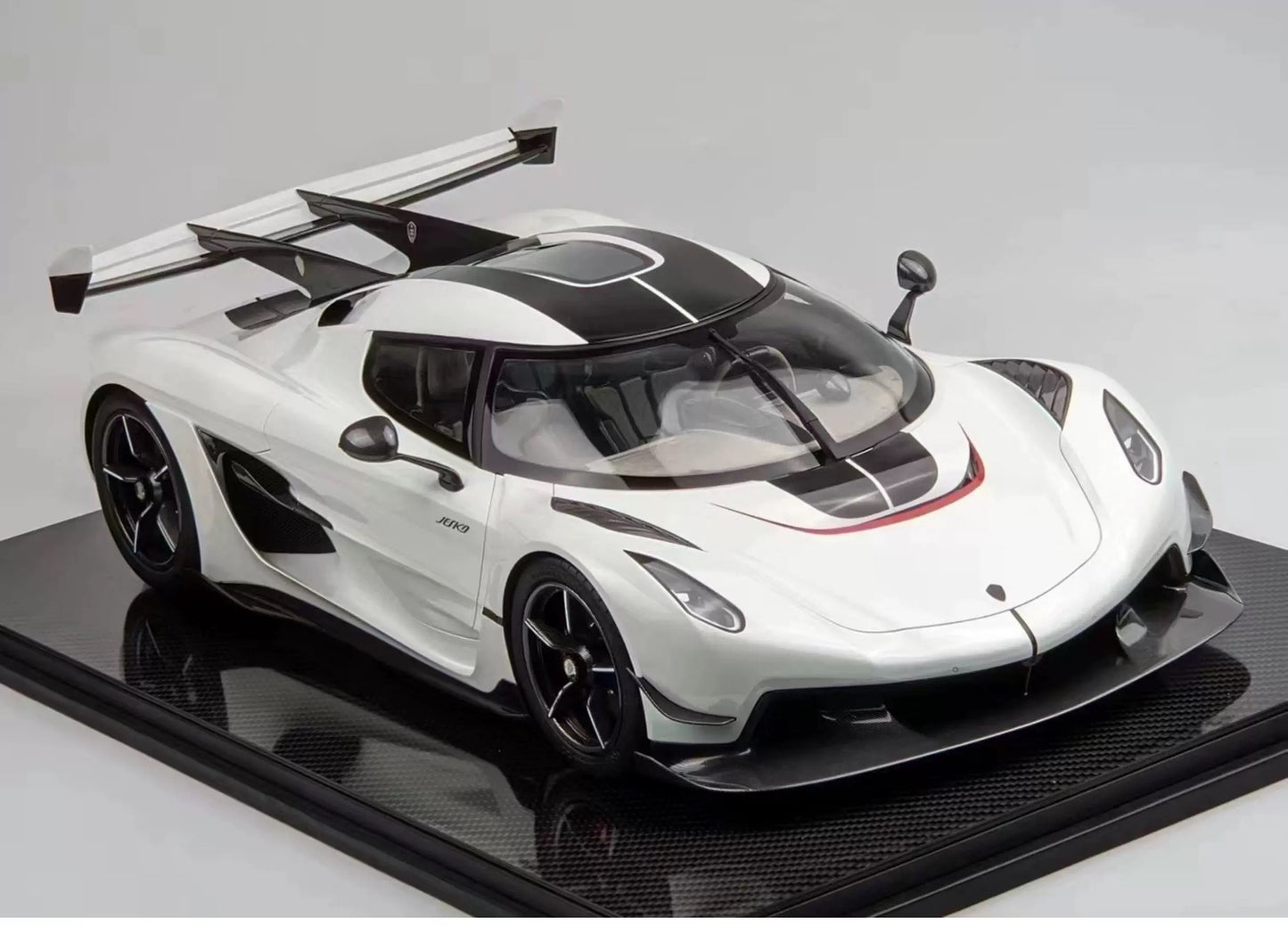 Frontiart 1:8 Koenigsegg Jesko Crystal White Resin Model with Display Case