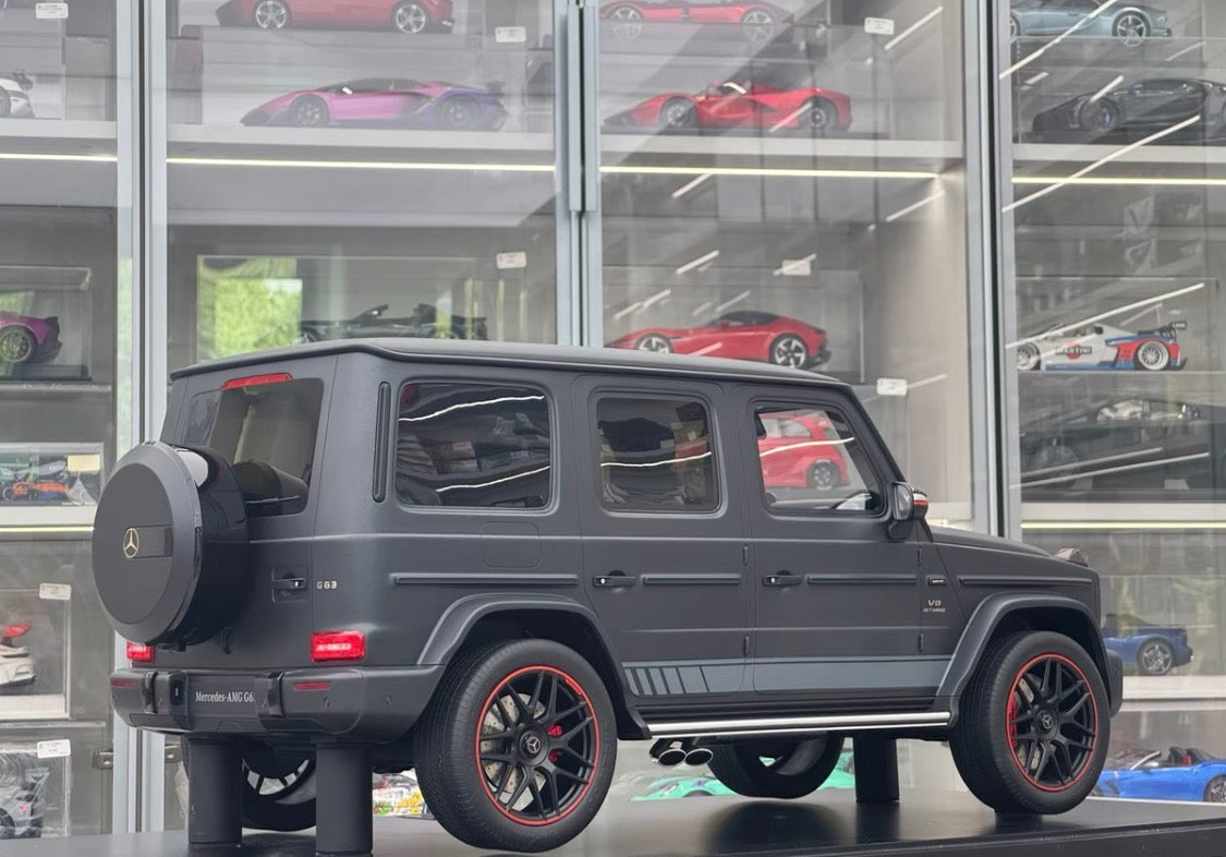 Minichamps 1/8 Mercedes-AMG G63 Resin Model Matte Black Limited Edition