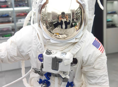 BLITZWAY 1/4 Astronaut 2.0 Apollo 11 Moon Landing Statue