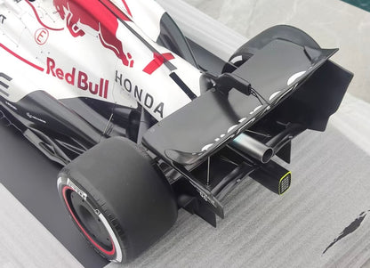 Spark 1/8 Red Bull Racing RB21 No.1 Japanese GP Winner 2025 Max Verstappen 08SP295