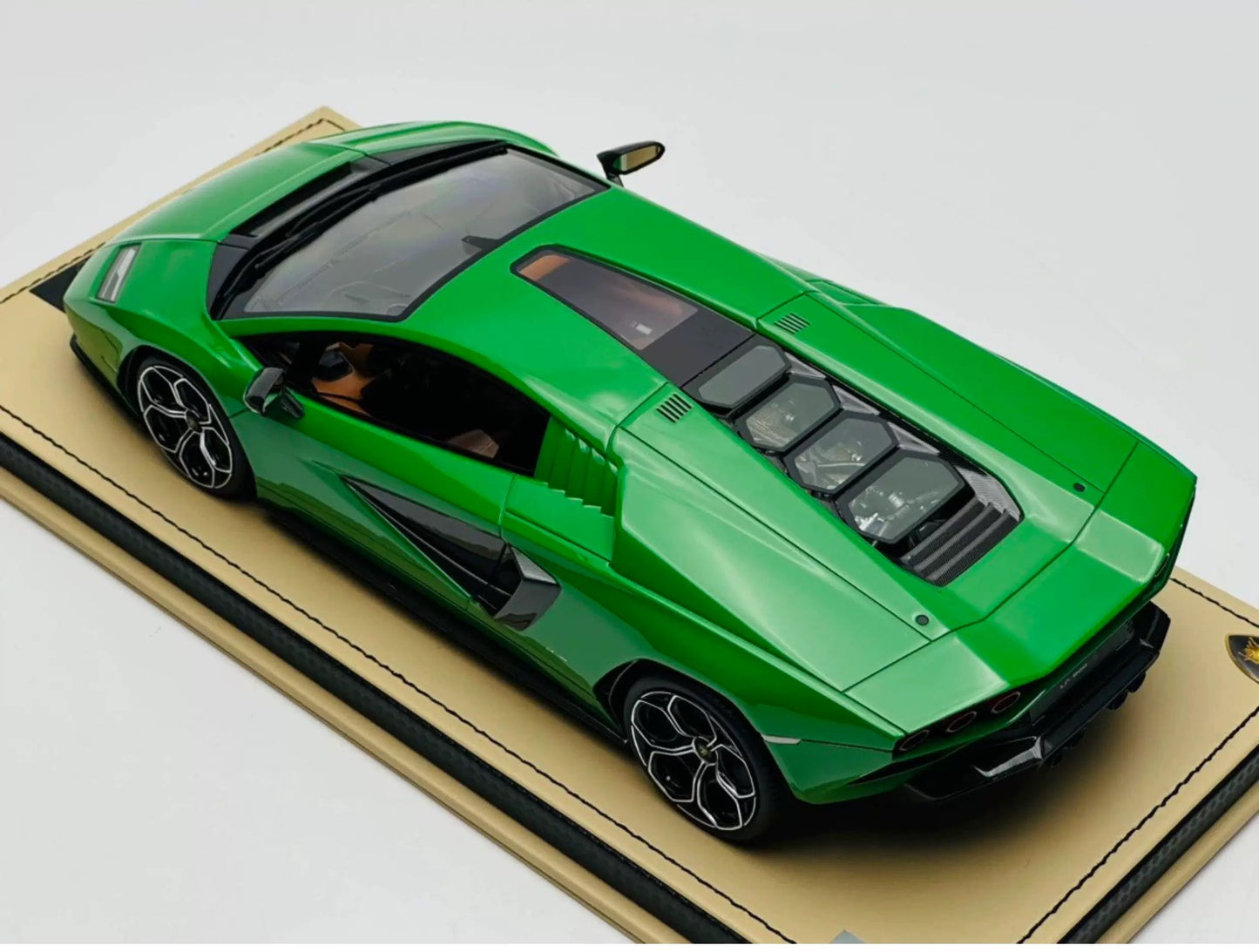 MR 1/18 Lamborghini Countach LPI 800-4 Green Resin Model