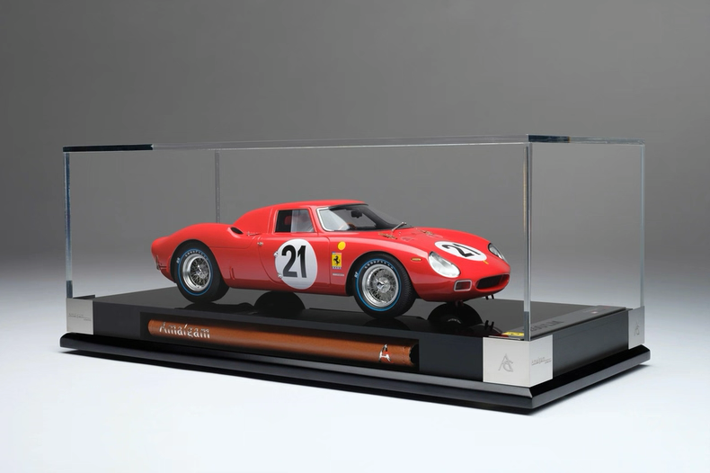 Amalgam 1/18 Ferrari 250 LM 1965 Le Mans Winner No.21 Resin Model