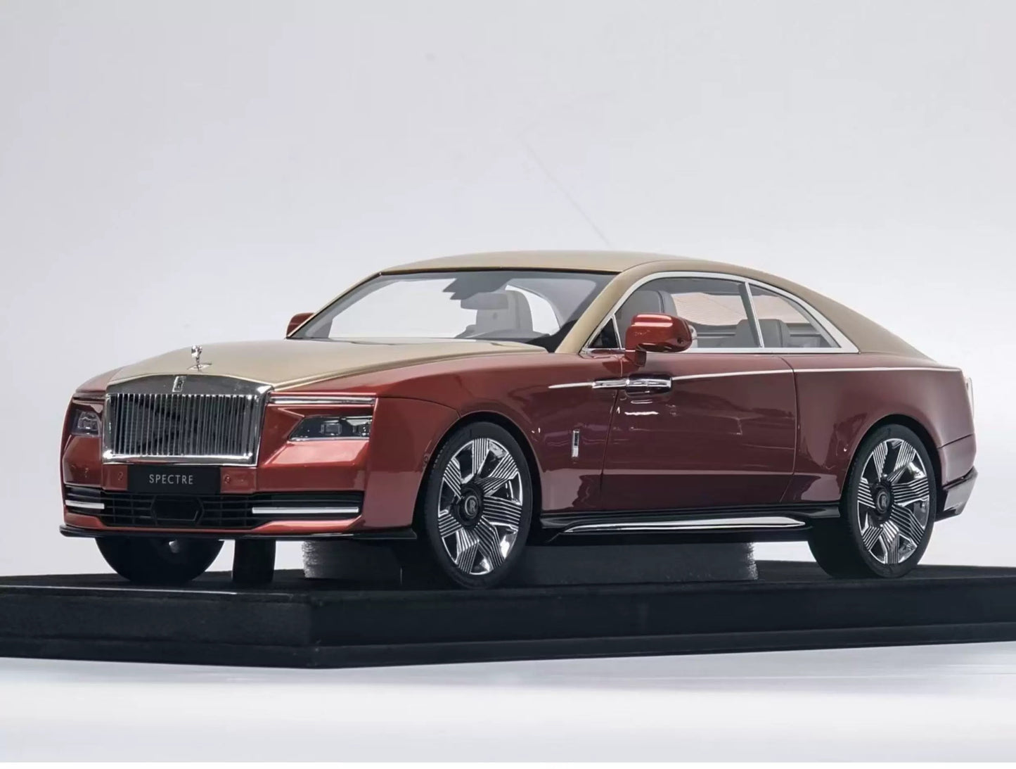 HH 1/18 Rolls-Royce Spectre Resin Limited Edition Model