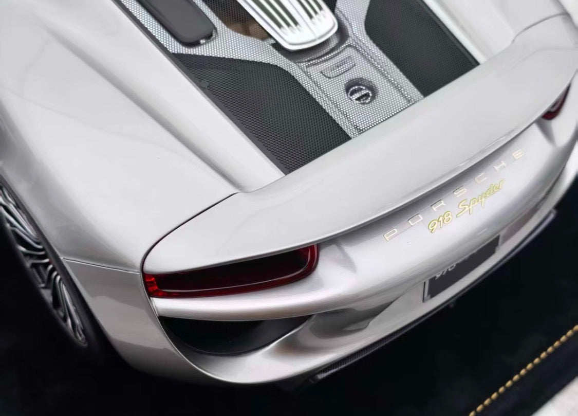 HH Model 1/8 Porsche 918 Spyder Silver Resin Model