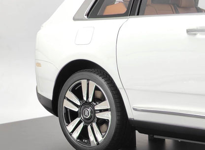 1/8 Rolls-Royce Cullinan Resin Model with Sunroof & Lighting