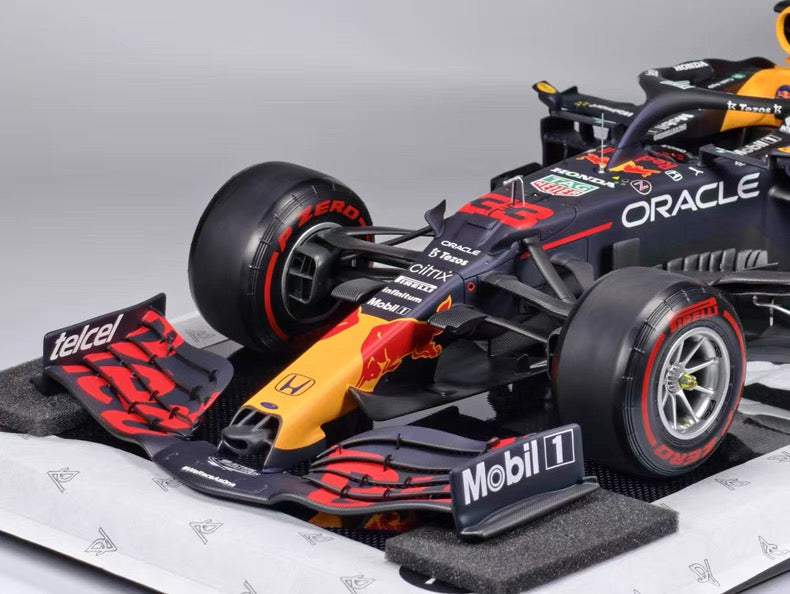 Amalgam 1/8 Red Bull Racing RB16B – 2021 Abu Dhabi Grand Prix F1 Model
