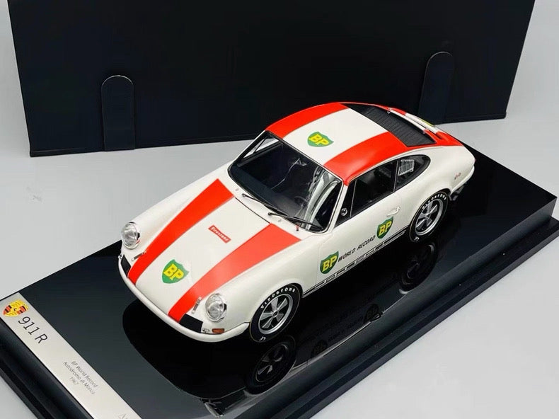 Amalgam 1/18 Porsche 911R 1967 BP World Record Resin Model