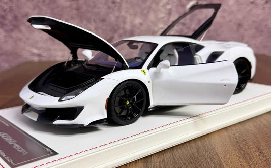 DM Model 1/18 Ferrari 488 Pista Fully Open Resin White Model