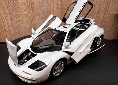 AUTOart 1/18 McLaren F1 White